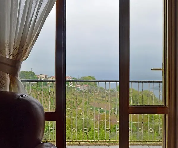 Domus Lacus בית נופש *